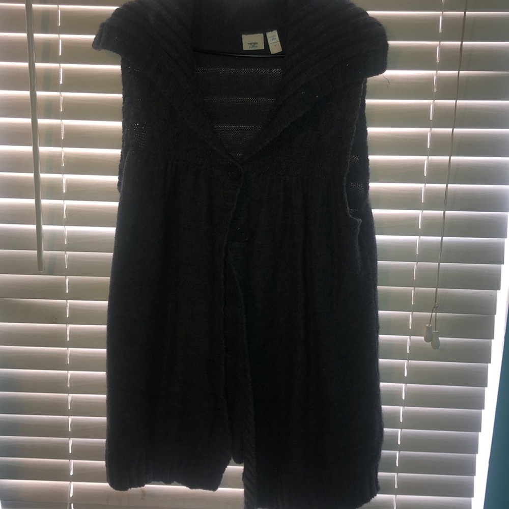 No sleeve grey sweater
